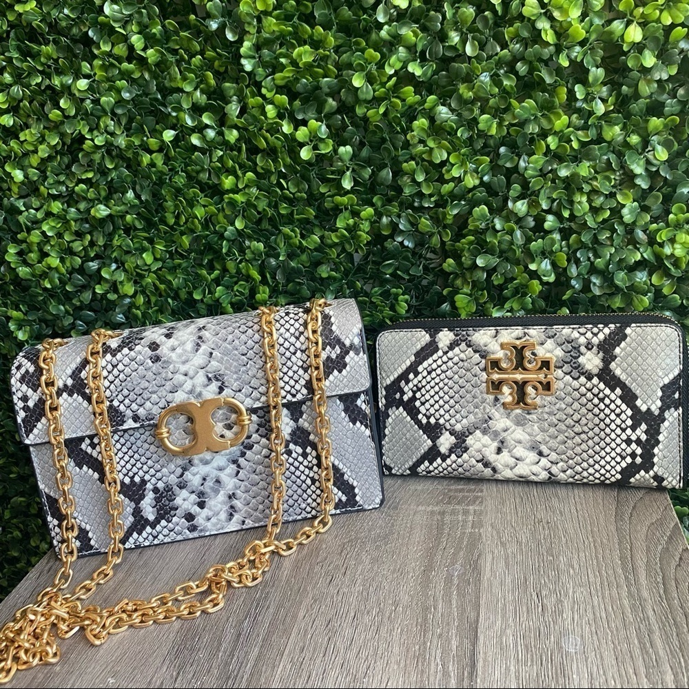 Tory burch snake print zippy‎ wallet - Picture 4 of 4